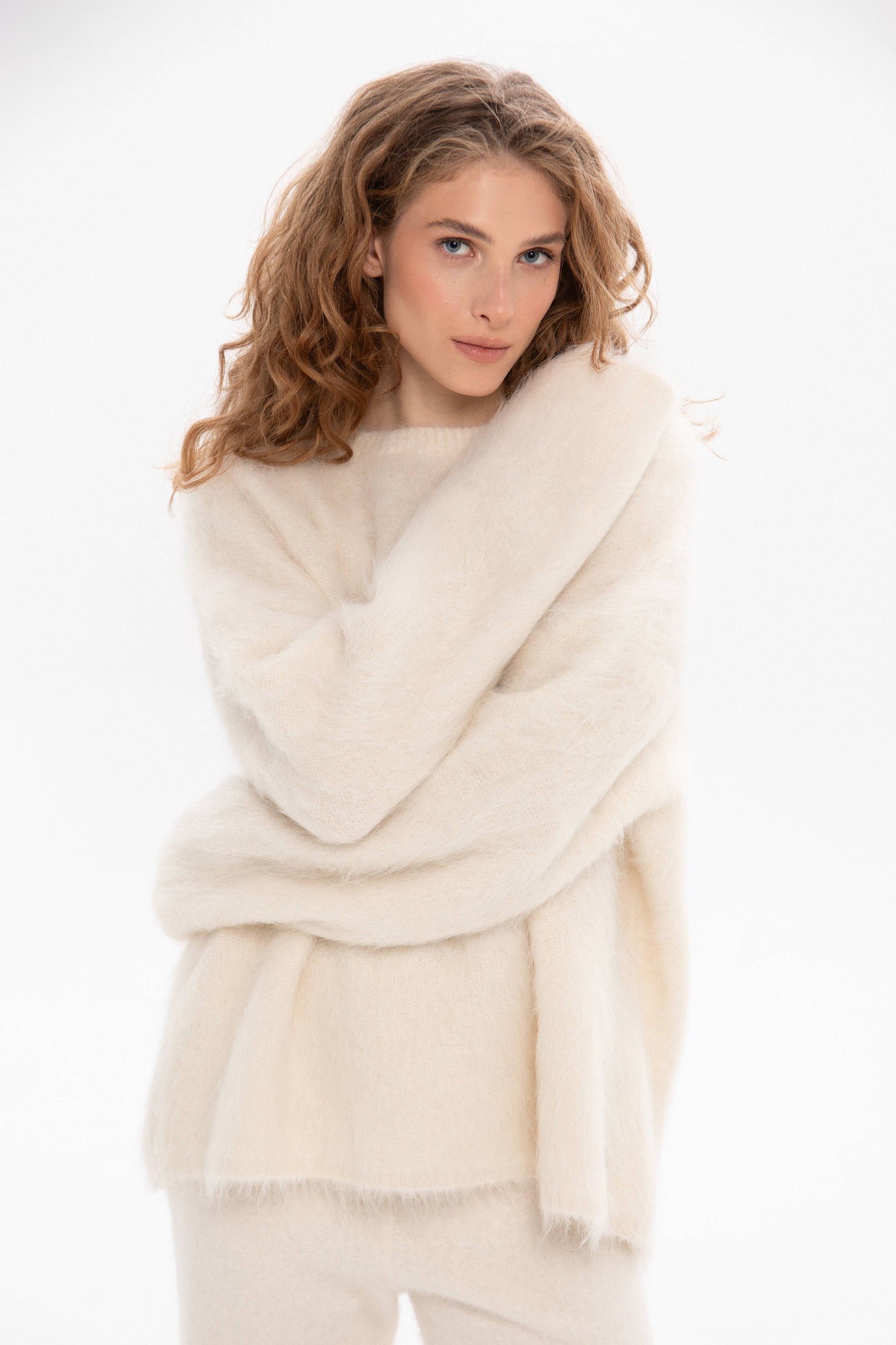 Светр із альпаки