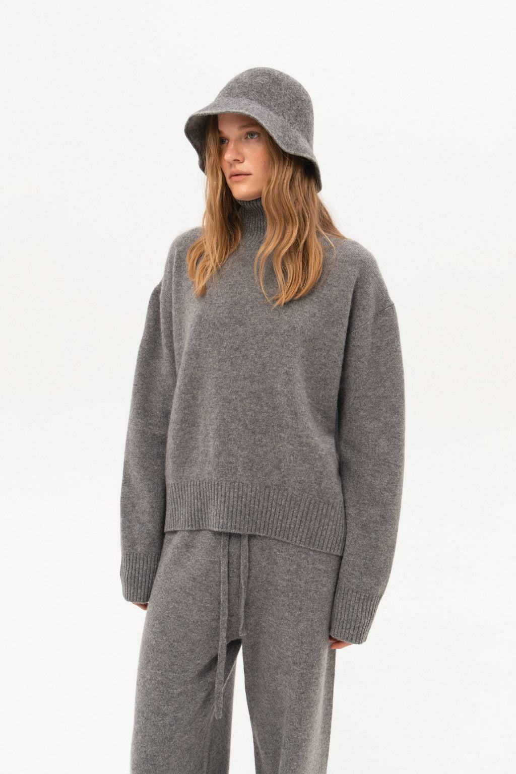 Кашеміровий светр