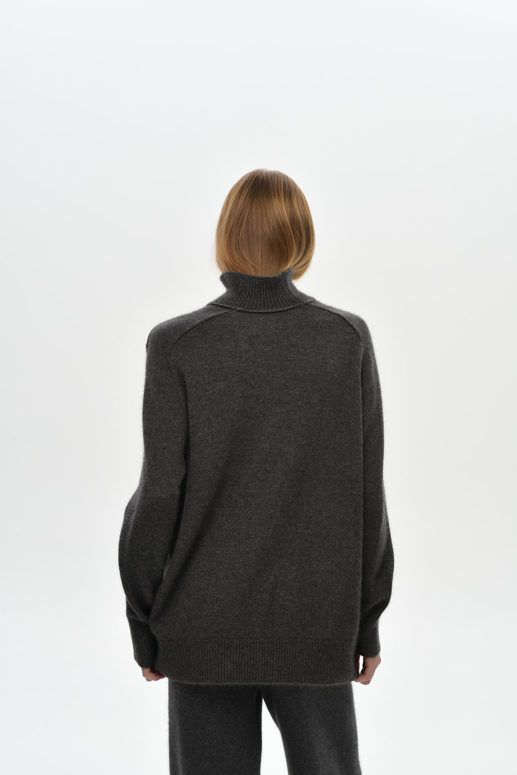 Светр із кашемірову та ангори